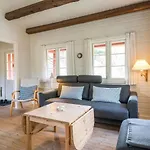 Scenic Log Cabin In Rindby-By Traum بيت للعطل *